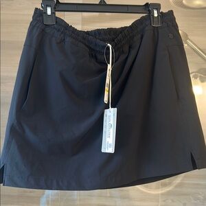 Tommy Bahama Black SkortTommy Bahama black size Medium Skort